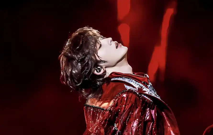 4k偶像壁纸 - 歌手 - 宋亚轩 - 红色外套「哲风壁纸」