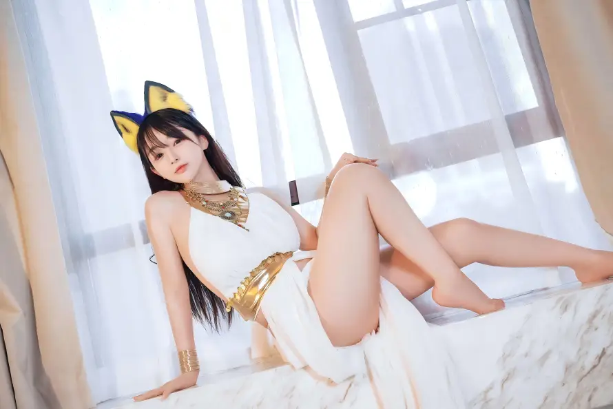 4k猫耳壁纸 - 艳后 - 室内背景 - 白色服饰「哲风壁纸」