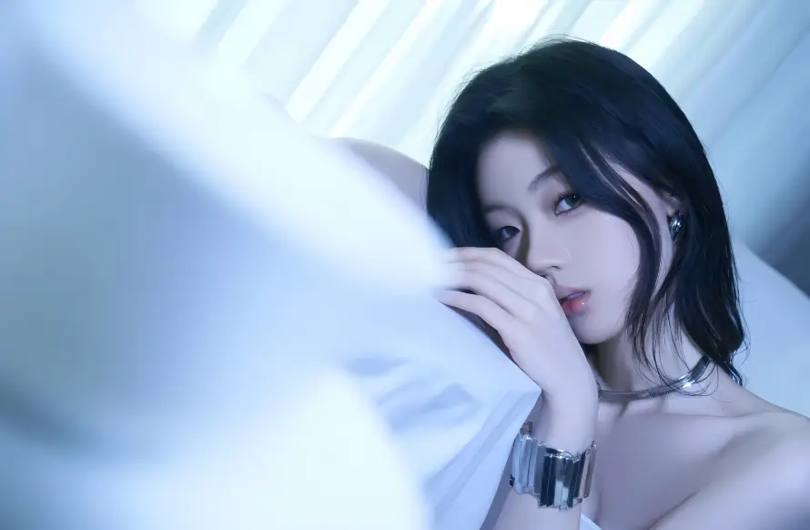 2k侧颜壁纸-单依纯 - 项链-壁纸分享「哲风壁纸」