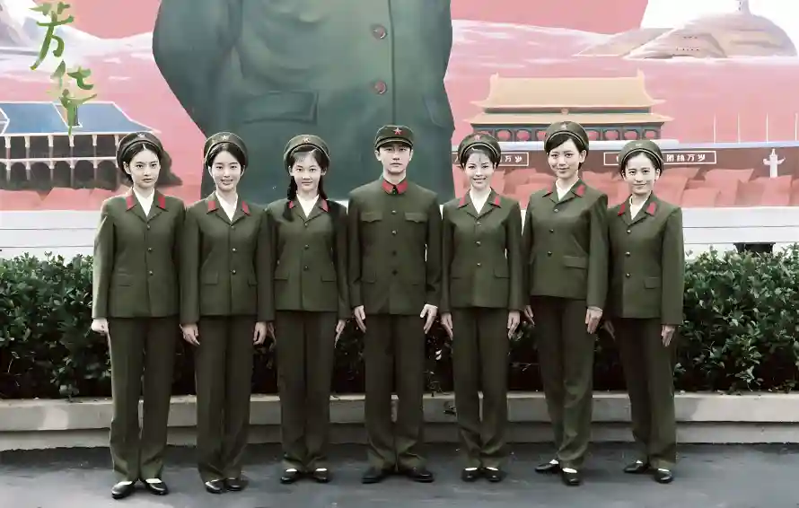 4k军装壁纸 - 芳华 - 苗苗 - 黄轩「哲风壁纸」 4k军装壁纸 - 芳华 - 苗苗 - 黄轩「哲风壁纸」