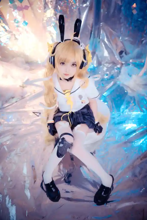 4k校服壁纸 - 白丝 - 耳机 - cos「哲风壁纸」