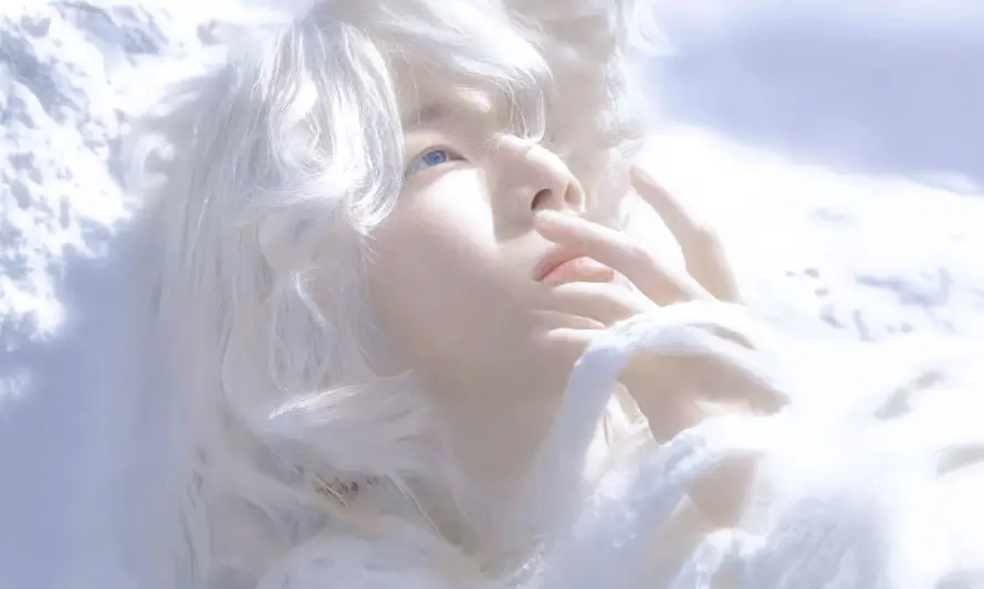 4k柔和壁纸-华晨宇 - 白色-壁纸分享「哲风壁纸」