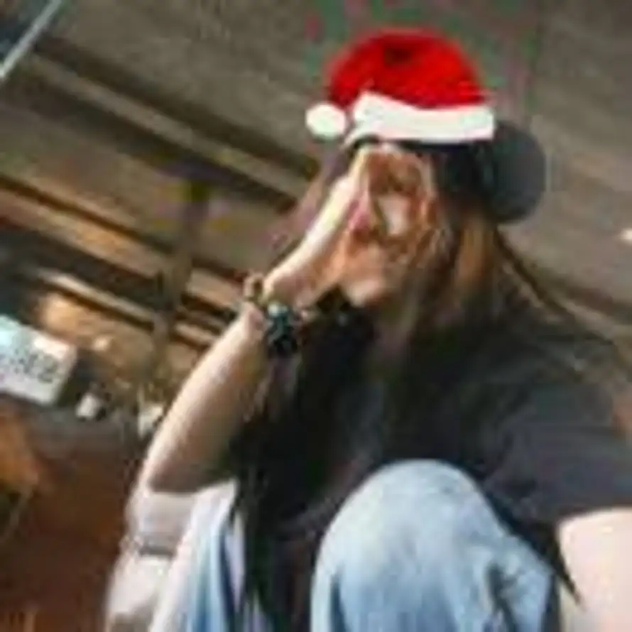 Yiiug（许愿songha出道版）的头像