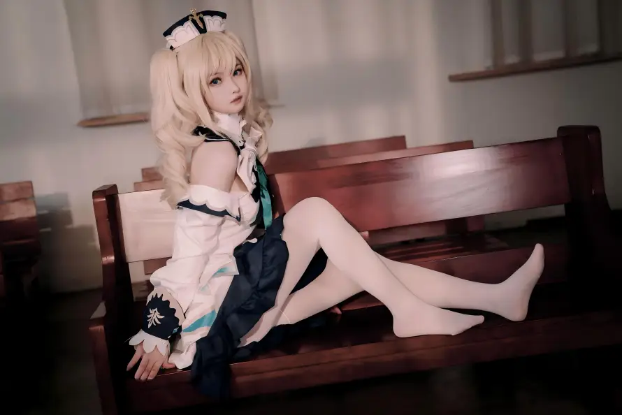 4k原神壁纸 - 白丝 - 长椅 - cos「哲风壁纸」