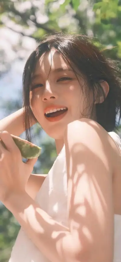 4k户外壁纸 - 美女 - 阳光 - 青柠「哲风壁纸」