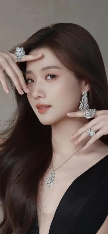 4k珠宝首饰壁纸 - 精致妆容 - 长发美女 - 黑衣美女「哲风壁纸」