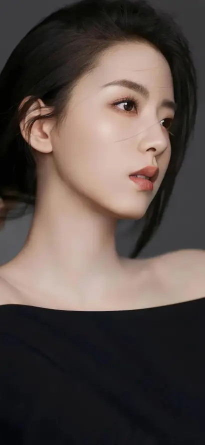 4k侧脸壁纸 - 露肩装 - 气质美女 - 美女壁纸「哲风壁纸」