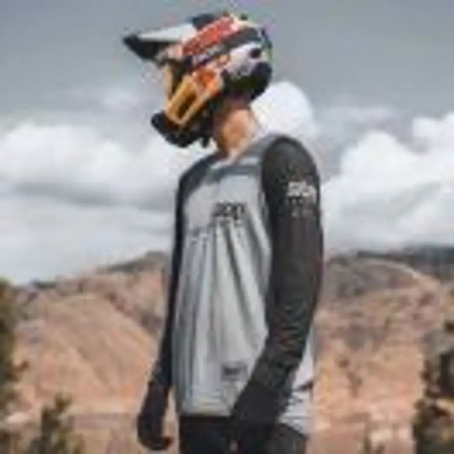 黄屹ᵀᴱᴸ¹⁵⁰¹⁷⁵⁶⁸⁸⁸⁰的头像