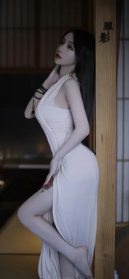 4k人物壁纸 - 室内 - 美女 - 迷人「哲风壁纸」