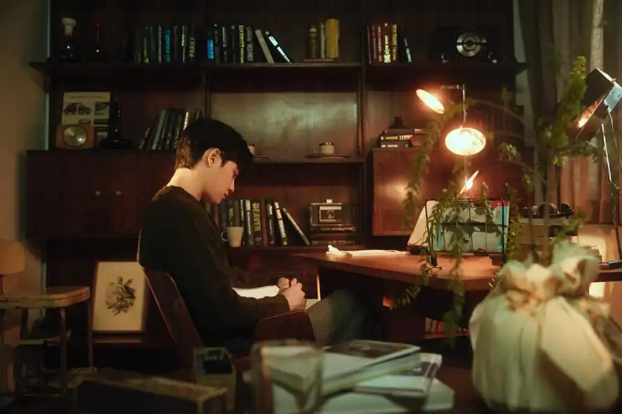 2k书房壁纸-都暻秀和台灯-D.O.热门的壁纸「哲风壁纸」