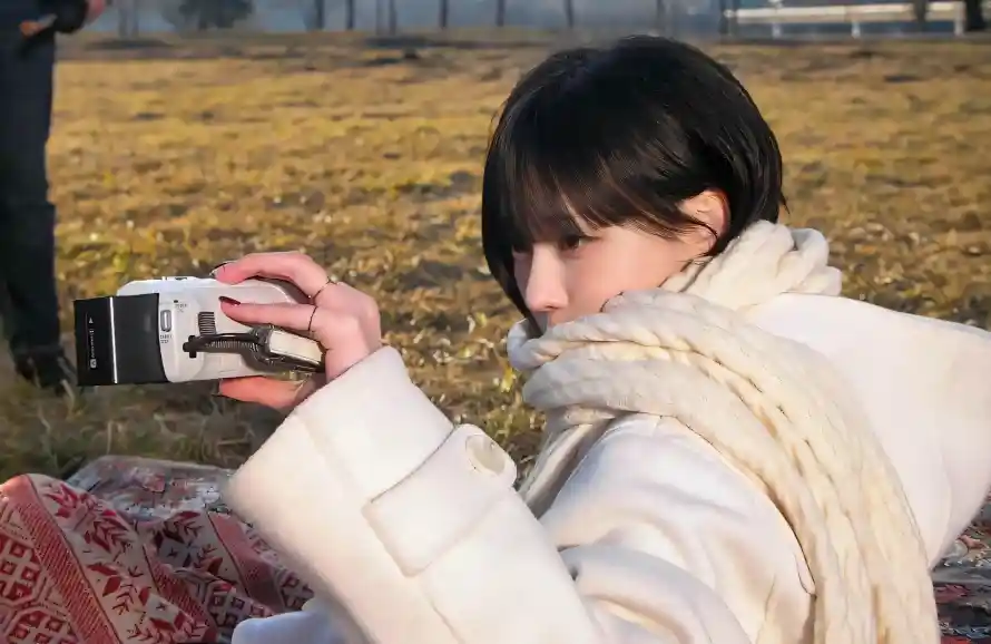 4k人物壁纸 - 休闲 - 冬季 - 围巾「哲风壁纸」 4k人物壁纸 - 休闲 - 冬季 - 围巾「哲风壁纸」