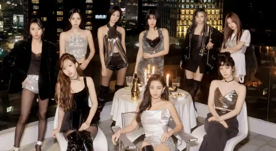 2k夜景壁纸-高跟鞋和天台-时尚穿搭热门的壁纸「哲风壁纸」