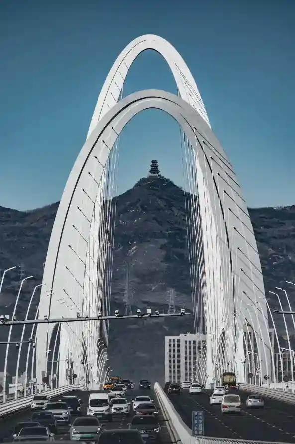 4k交通壁纸 - 北京 - 城市 - 山脉「哲风壁纸」