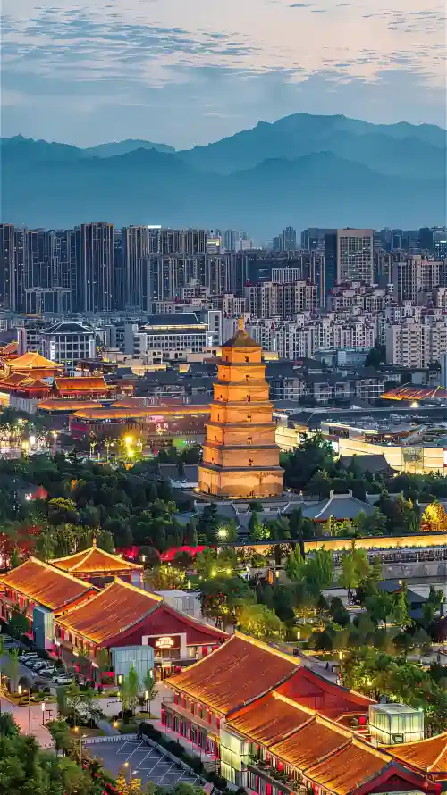 4k城市壁纸 - 夜景 - 山脉 - 灯光「哲风壁纸」