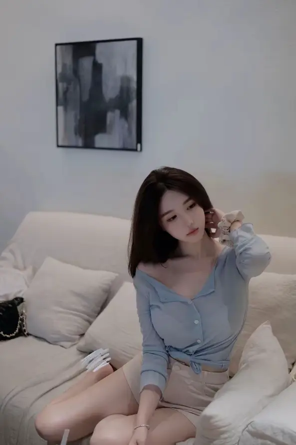 4k休闲壁纸 - 坐姿 - 壁纸 - 室内「哲风壁纸」