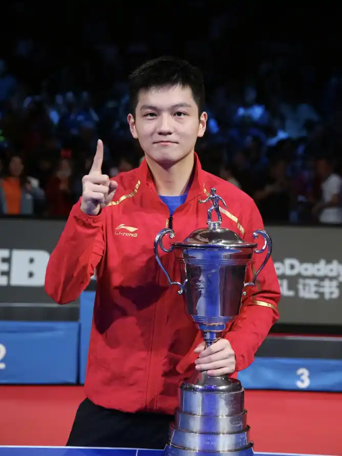 4k国乒壁纸 - 夺冠 - 奖杯 - 赛场「哲风壁纸」