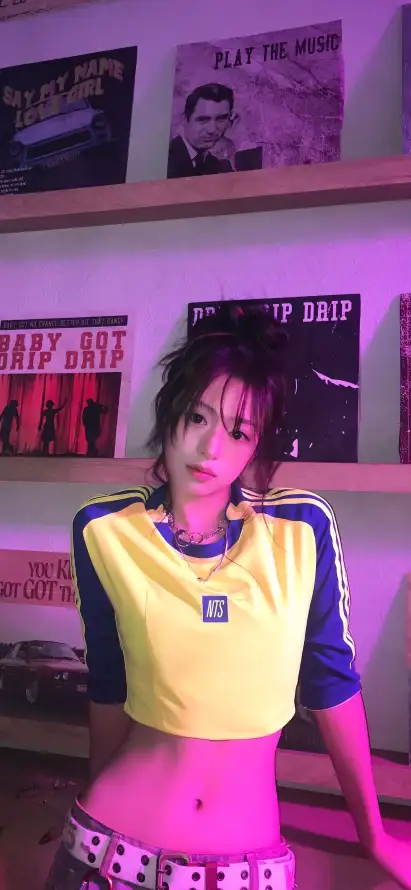 4k氛围灯壁纸 - 装饰墙 - 郑雅贤 - 露脐装「哲风壁纸」