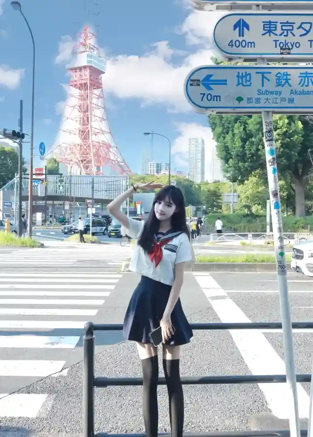 4k壁纸壁纸 - 绿树 - 美女 - 蓝天「哲风壁纸」