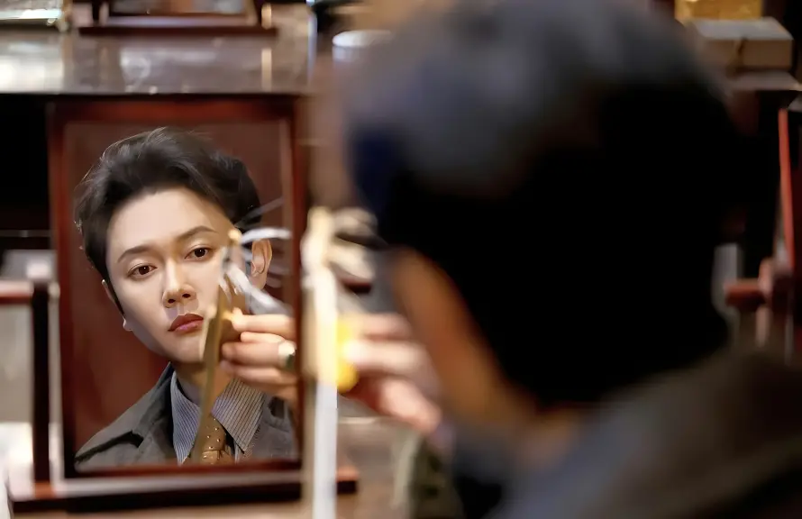 4k化妆壁纸 - 室内 - 演员 - 镜子「哲风壁纸」