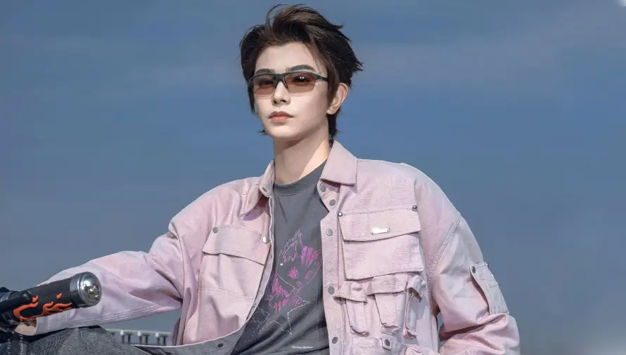 4k户外壁纸 - 蓝天 - 明星 - 帅气「哲风壁纸」