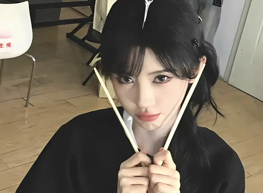 4k卖萌壁纸 - 发夹 - 可爱 - 少女「哲风壁纸」