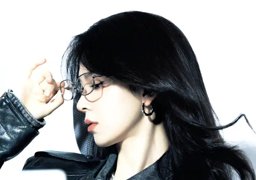 4k侧脸壁纸 - 女性 - 时尚 - 气质「哲风壁纸」