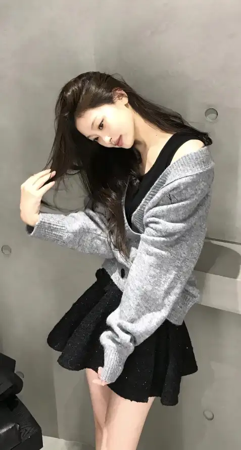 4k室内壁纸 - 简约 - 美女 - 长发「哲风壁纸」