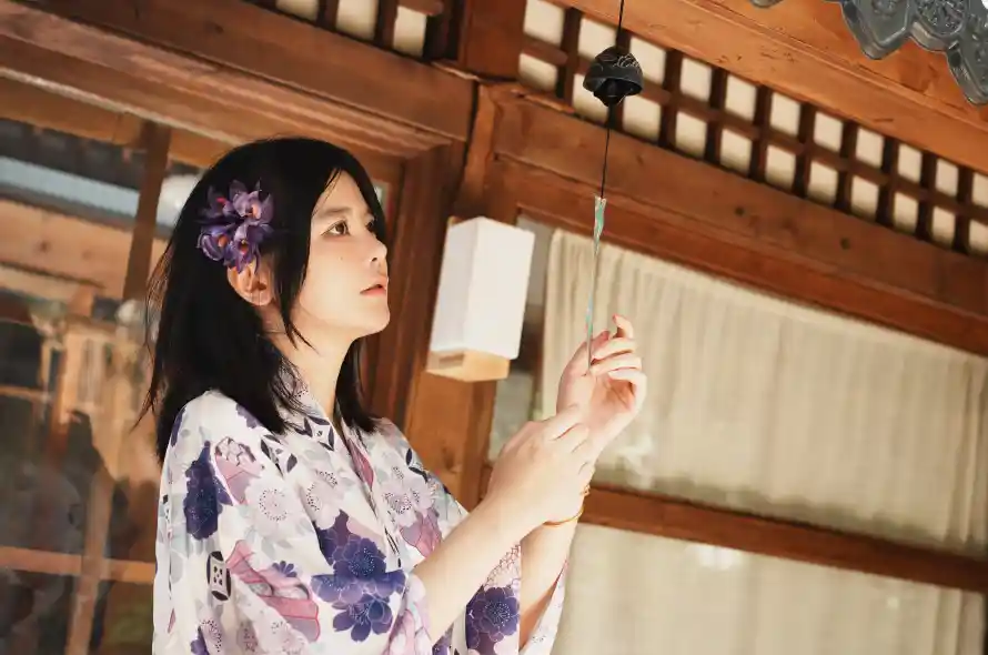 5k侧脸壁纸-美少女和发饰-日式建筑壁纸分享「哲风壁纸」