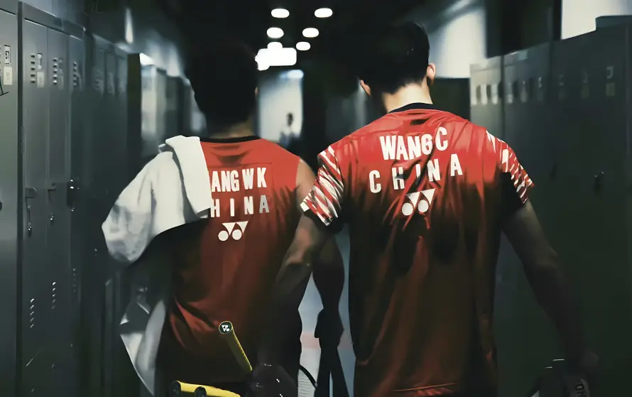 4k体育壁纸 - 背影 - 走廊 - 储物柜「哲风壁纸」