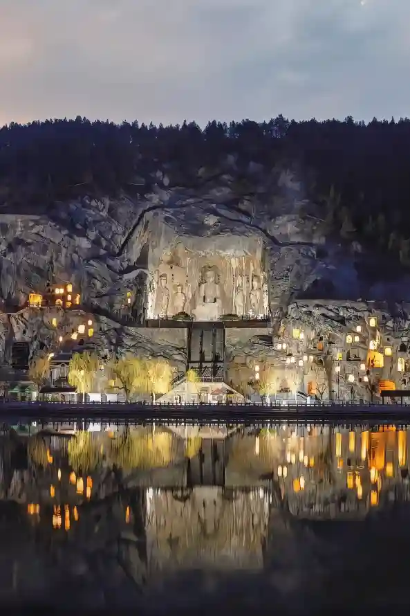 4k倒影壁纸 - 夜晚 - 夜景 - 山体「哲风壁纸」