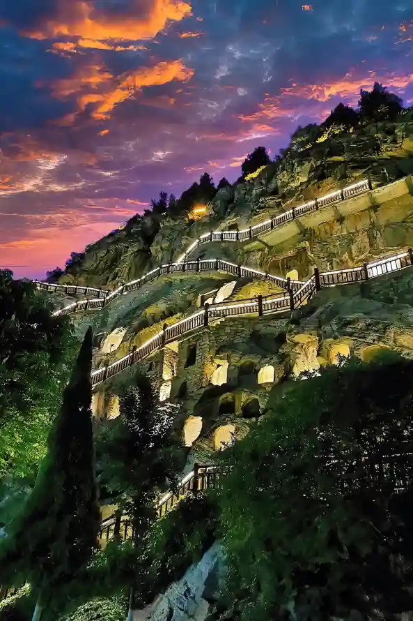 4k夜景壁纸 - 天空 - 山体 - 建筑「哲风壁纸」