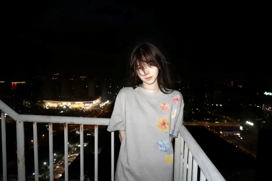 4k夜晚壁纸 - 灯光 - 美女 - 氛围感「哲风壁纸」