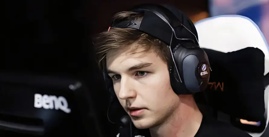 2k专注壁纸-电竞椅与耳机-BenQ壁纸分享「哲风壁纸」