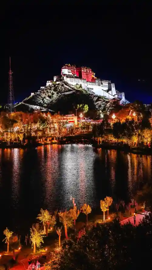 4k倒影壁纸 - 夜晚 - 夜景 - 山脉「哲风壁纸」