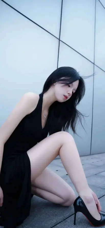 4k优雅壁纸 - 坐姿 - 时尚 - 气质「哲风壁纸」