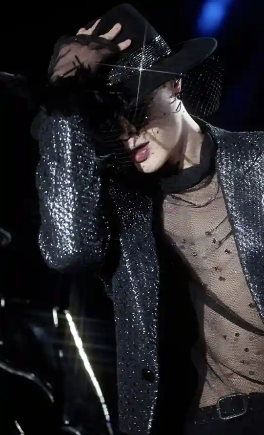 4k明星壁纸 - 歌手 - 演出 - 舞蹈「哲风壁纸」