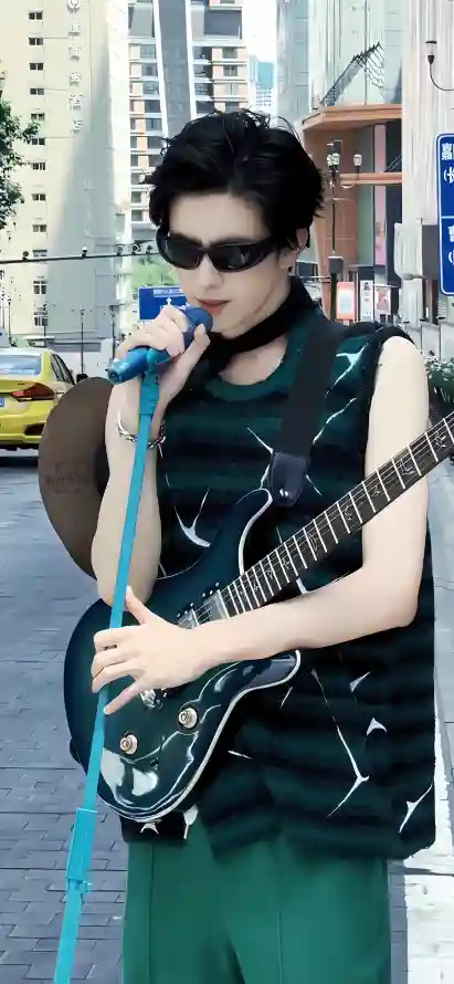 4k墨镜壁纸 - 建筑 - 时尚 - 演唱「哲风壁纸」