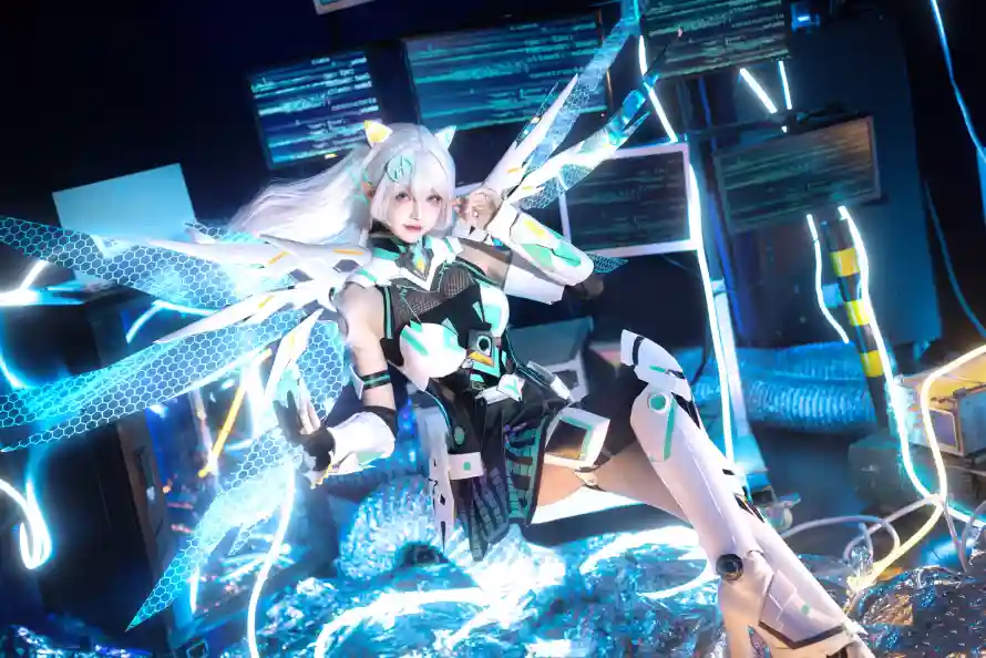 4k银发壁纸-天选姬 - 战斗服-未来感壁纸推荐「哲风壁纸」