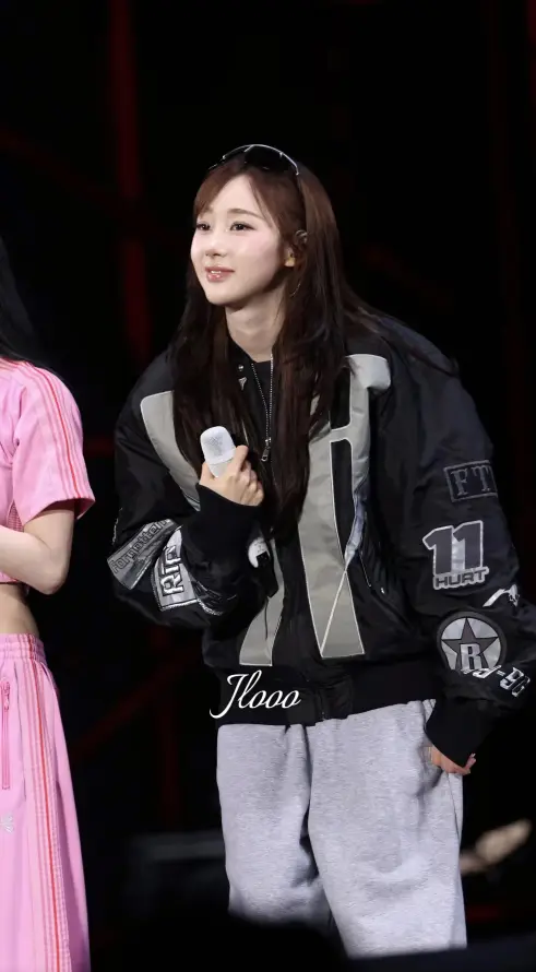 4k偶像壁纸 - 可爱 - 微笑 - 舞台「哲风壁纸」