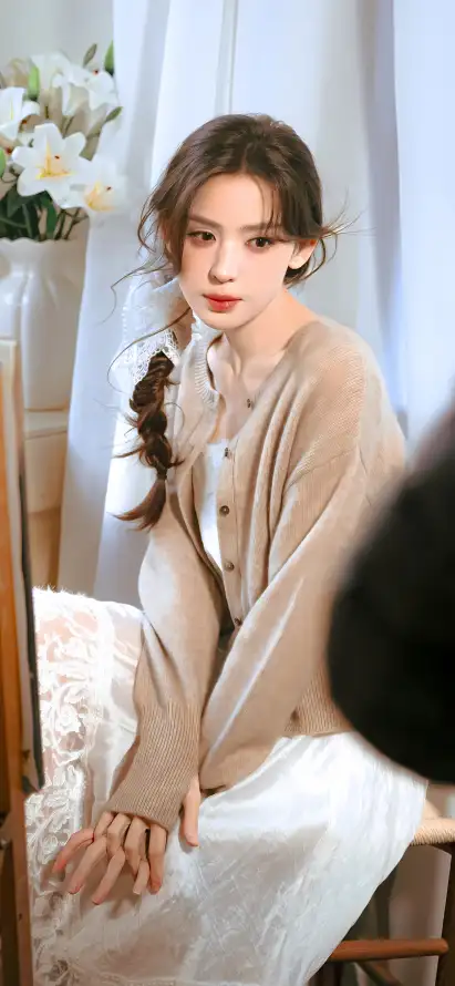 4k坐姿壁纸 - 温婉 - 花束 - 镜子「哲风壁纸」