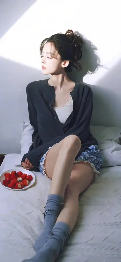 4k卧室壁纸 - 坐姿 - 居家 - 慵懒「哲风壁纸」