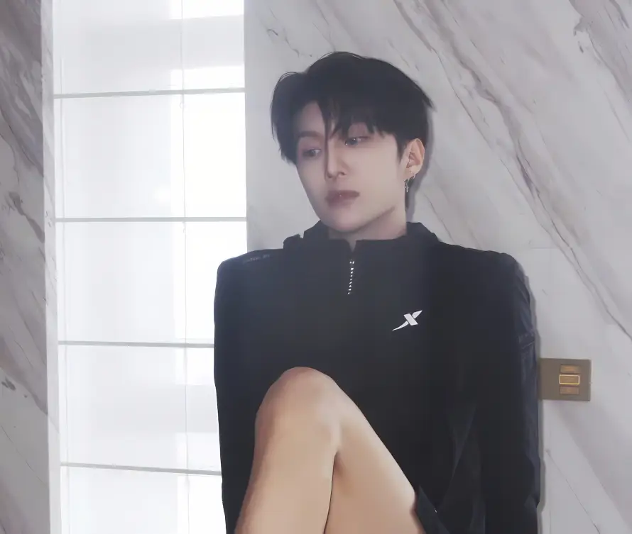 4k休闲壁纸 - 偶像 - 坐姿 - 室内「哲风壁纸」