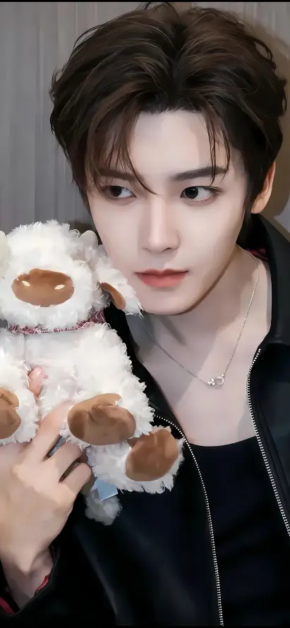 4k帅气壁纸 - 项链 - 侯明昊 - 个人写真「哲风壁纸」