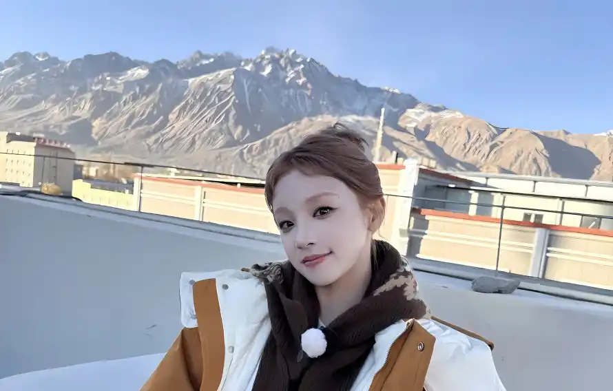 4k外套壁纸 - 屋顶 - 山峰 - 建筑「哲风壁纸」