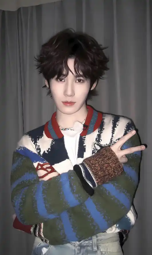 4k帅气壁纸 - 牛仔裤 - 张真源 - 时尚穿搭「哲风壁纸」