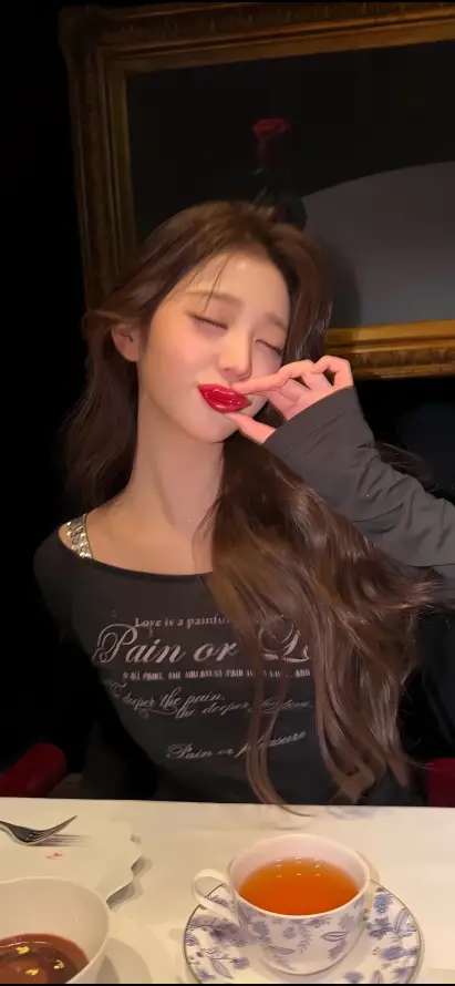 4k优雅壁纸 - 妆容 - 室内 - 时尚「哲风壁纸」