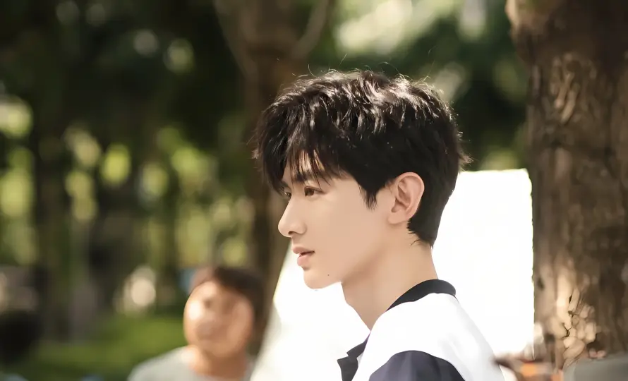 4k侧脸壁纸 - 帅气 - 户外 - 明星「哲风壁纸」