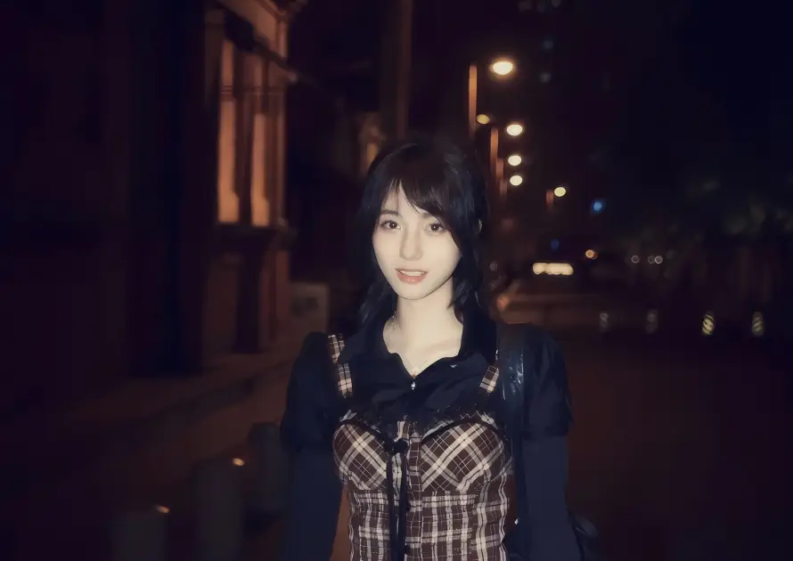 4k夜景壁纸 - 建筑 - 微笑 - 短发「哲风壁纸」