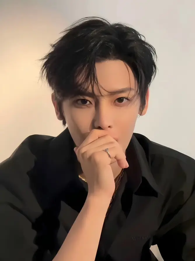 4k写真壁纸 - 冷峻 - 帅气 - 时尚「哲风壁纸」