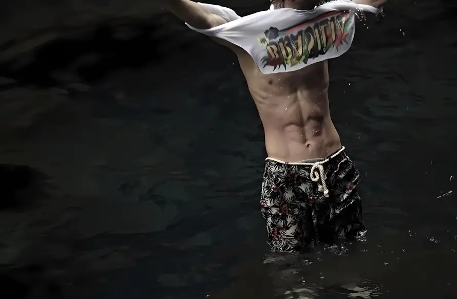 4k健身壁纸 - 夏日 - 户外 - 水中「哲风壁纸」